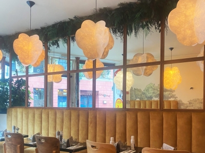 Les luminaires Nuages de Linda Hede dans la crêperie 21 Martorell